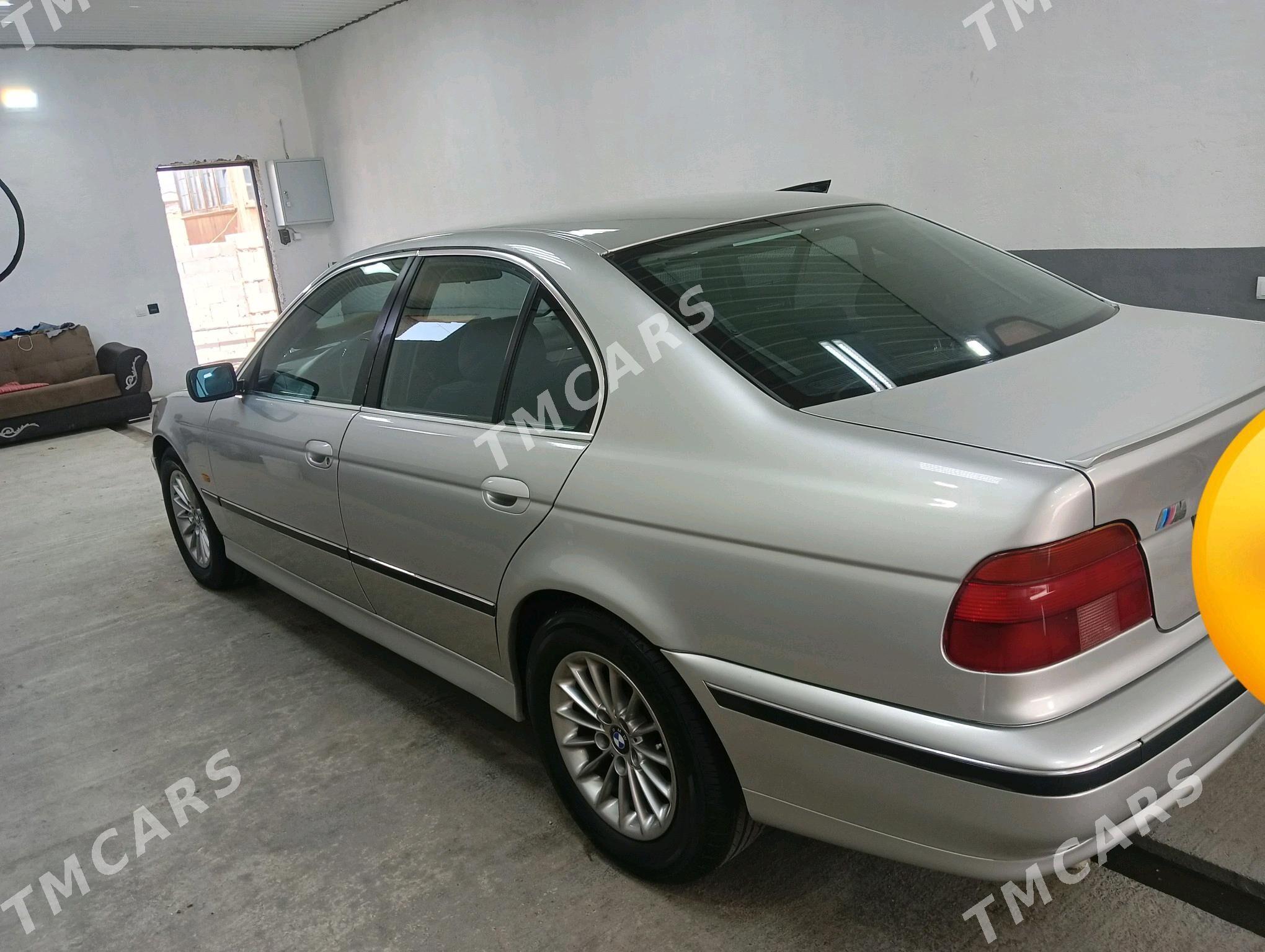 BMW E39 1999 - 100 000 TMT - Балканабат - img 3