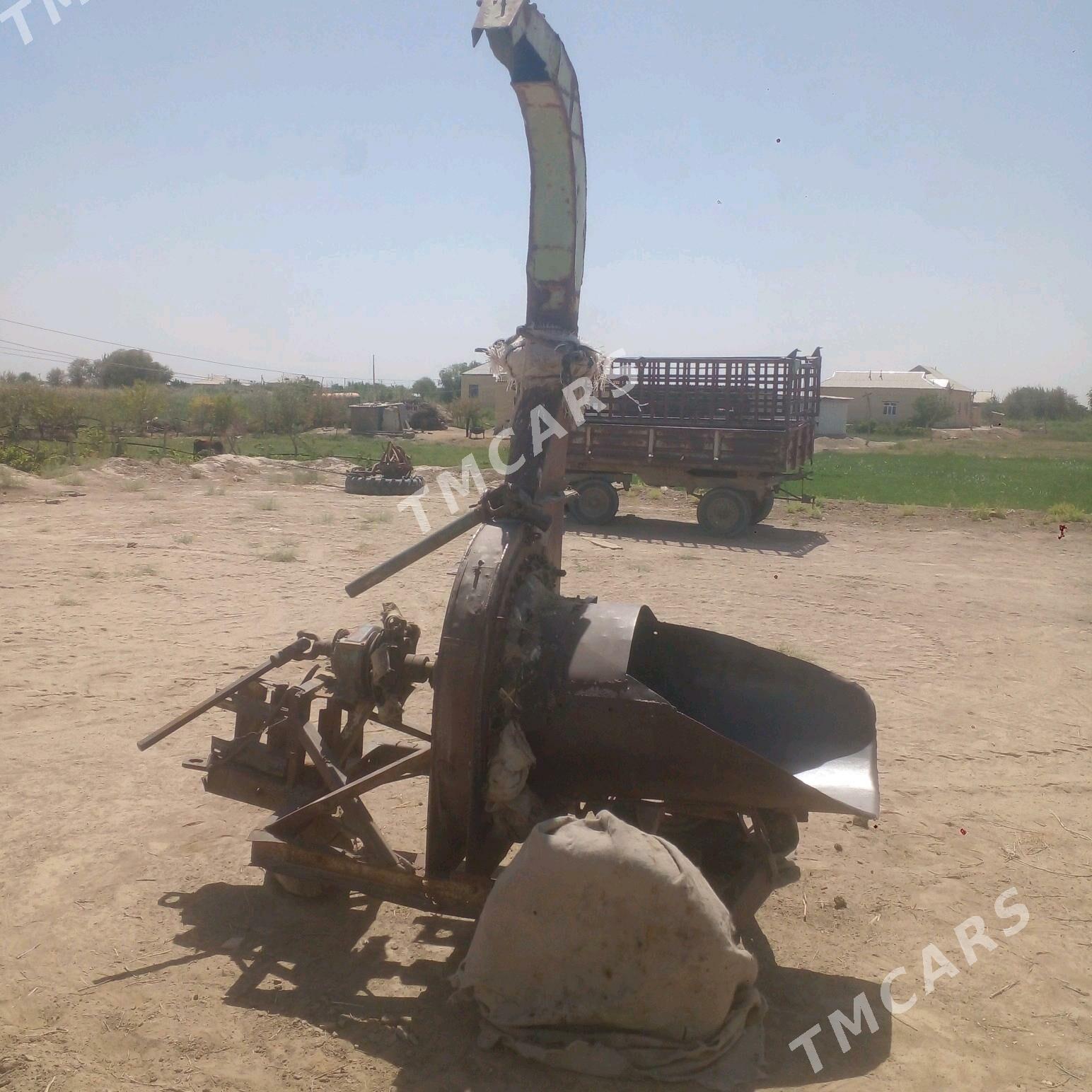 MTZ T-28 2005 - 20 100 TMT - Сакарчага - img 3