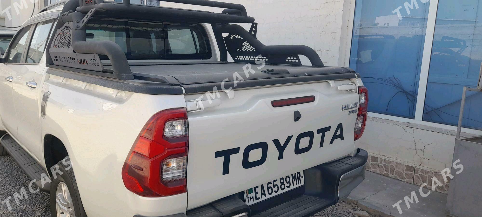 Toyota Hilux 2022 - 540 000 TMT - Мары - img 3