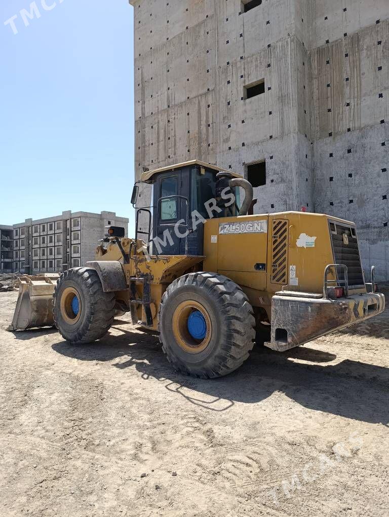 XCMG ZL50 2015 - 820 000 TMT - Гуртли - img 3