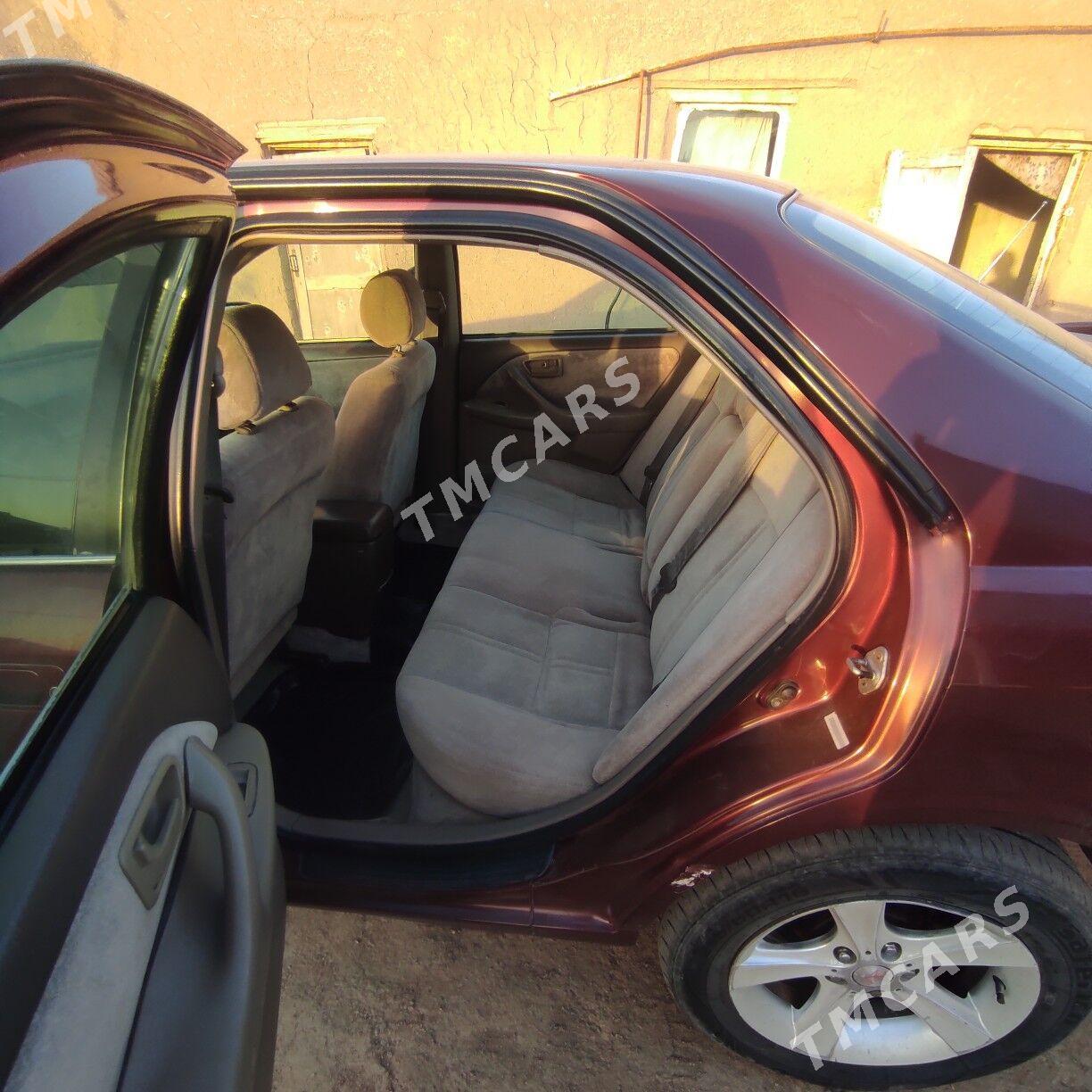Toyota Camry 2001 - 135 000 TMT - Ёлётен - img 3