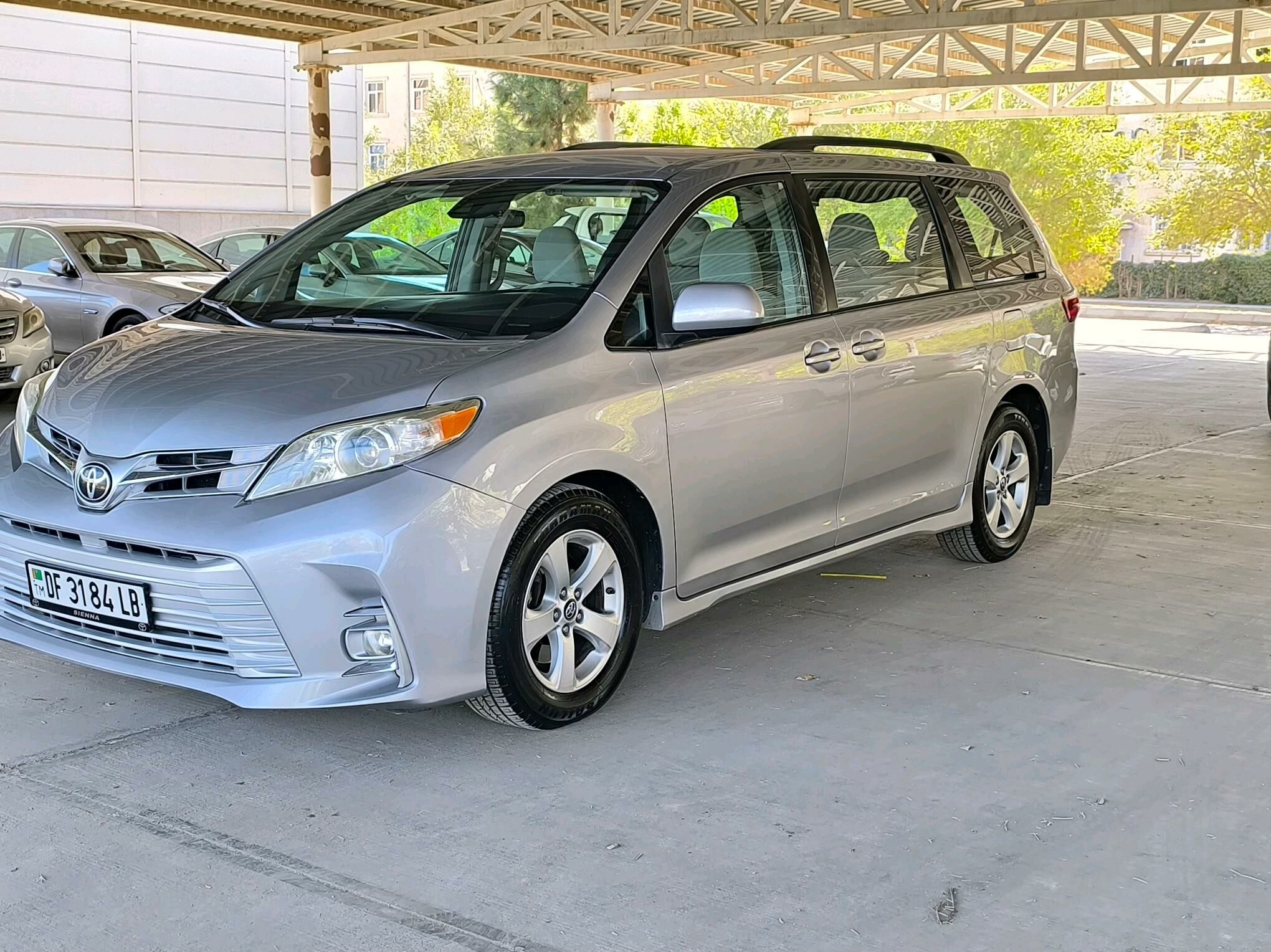 Toyota Sienna 2018 - 365 000 TMT - Türkmenabat - img 2