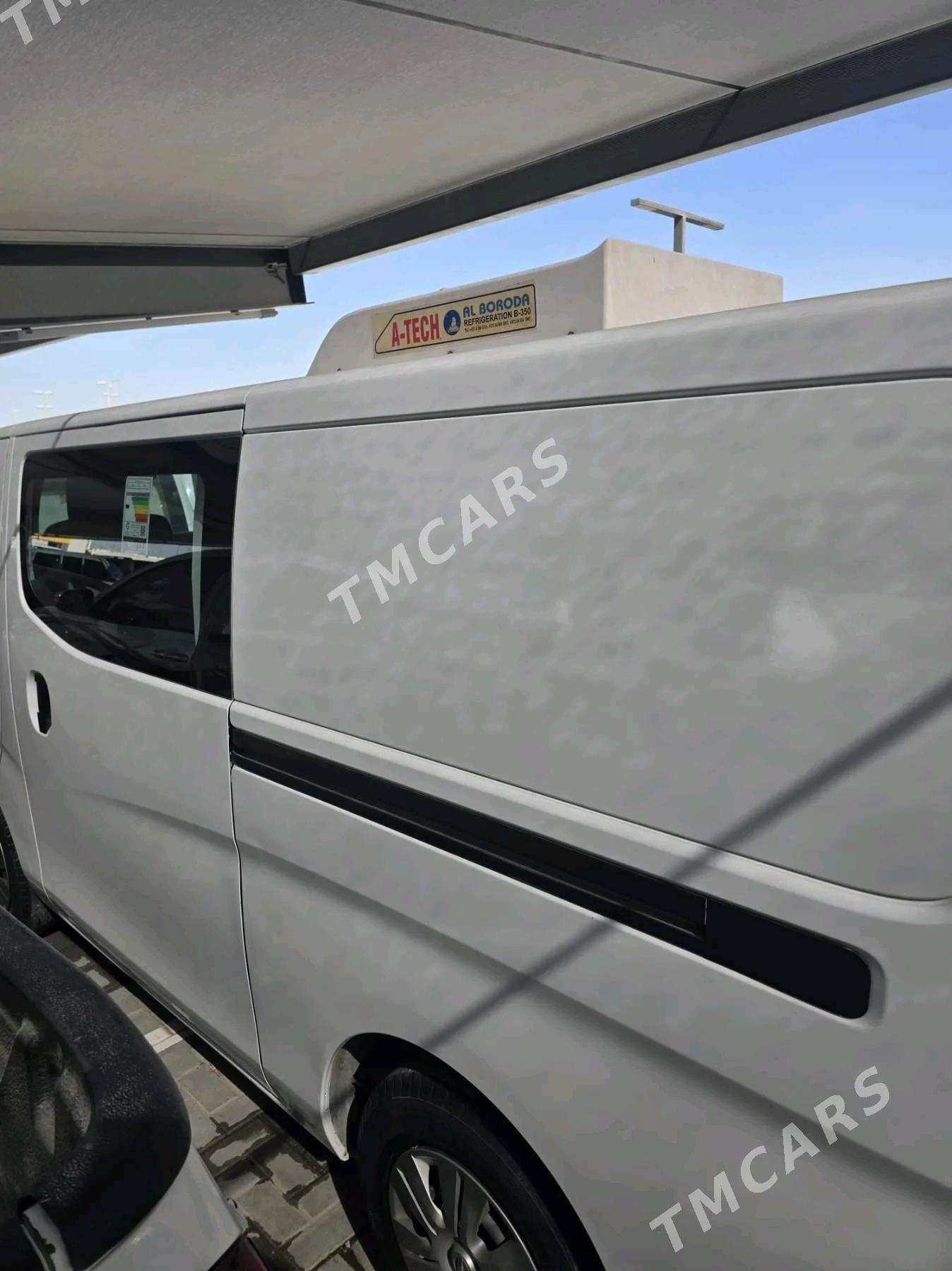 Nissan Urvan 2020 - 340 000 TMT - Mary - img 3