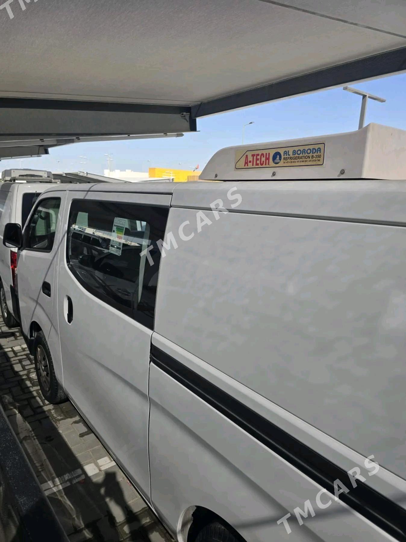Nissan Urvan 2020 - 340 000 TMT - Mary - img 5