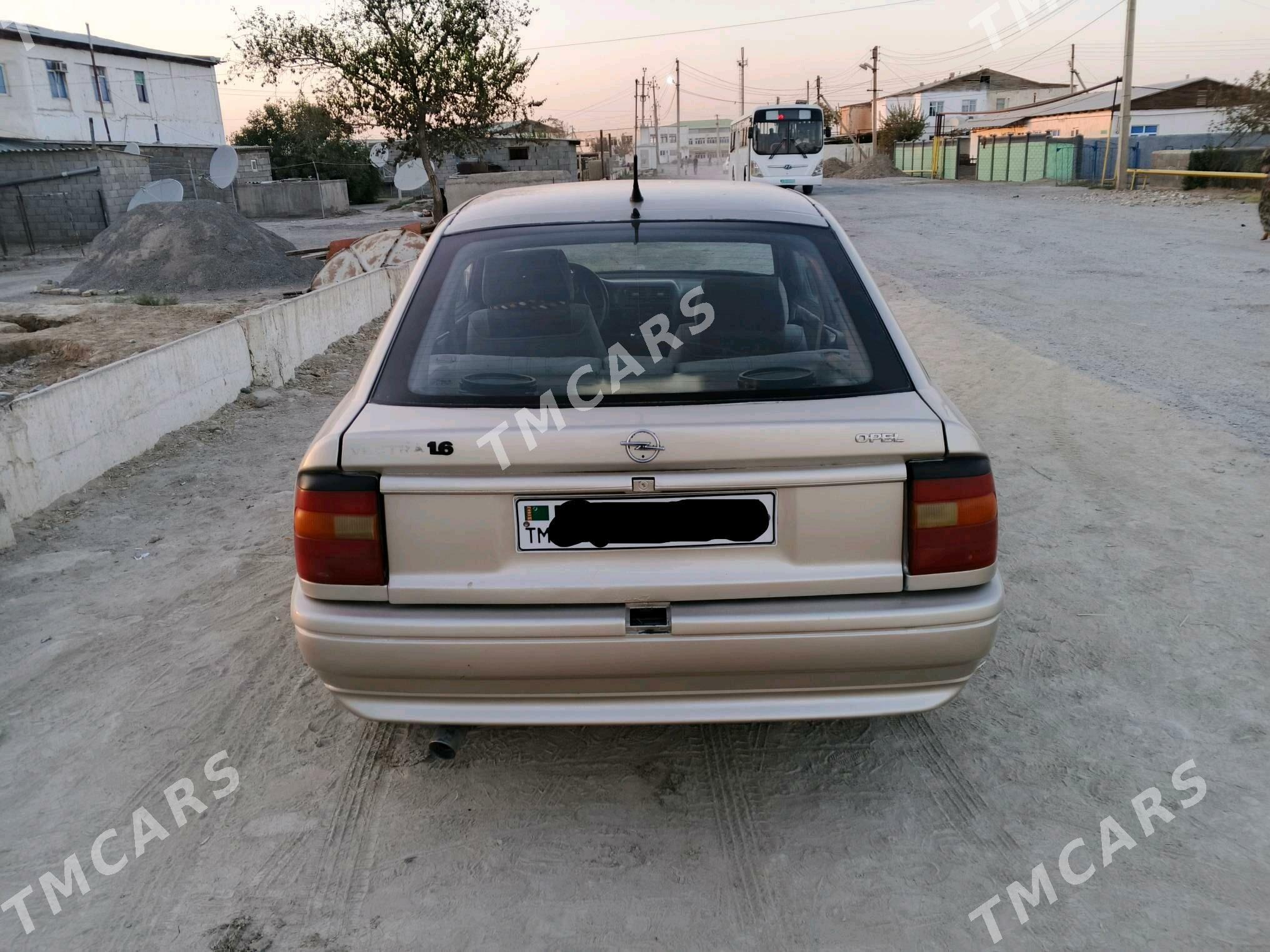 Opel Vectra 1989 - 25 000 TMT - Ak bugdaý etraby - img 2