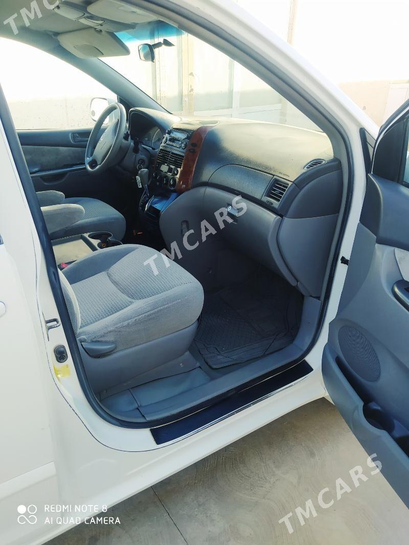 Toyota Sienna 2006 - 240 000 TMT - Туркменабат - img 1