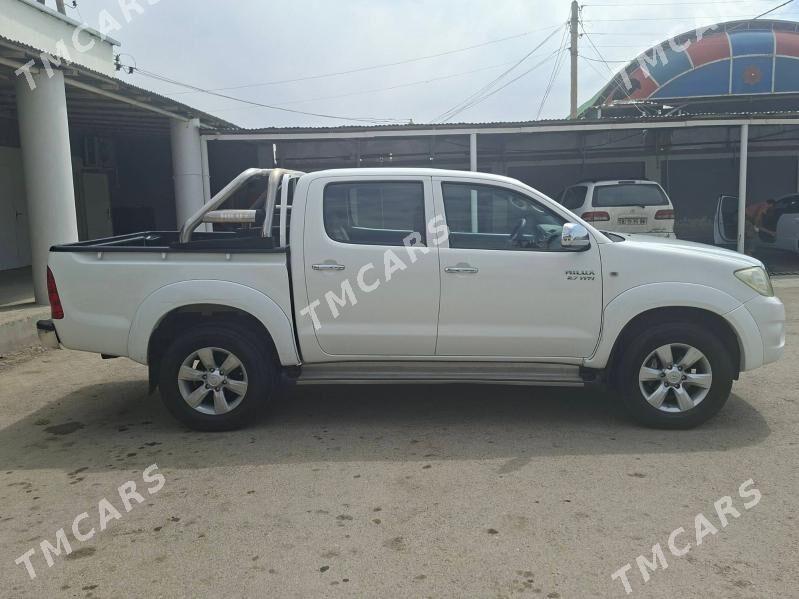 Toyota Hilux 2011 - 350 000 TMT - Ашхабад - img 4