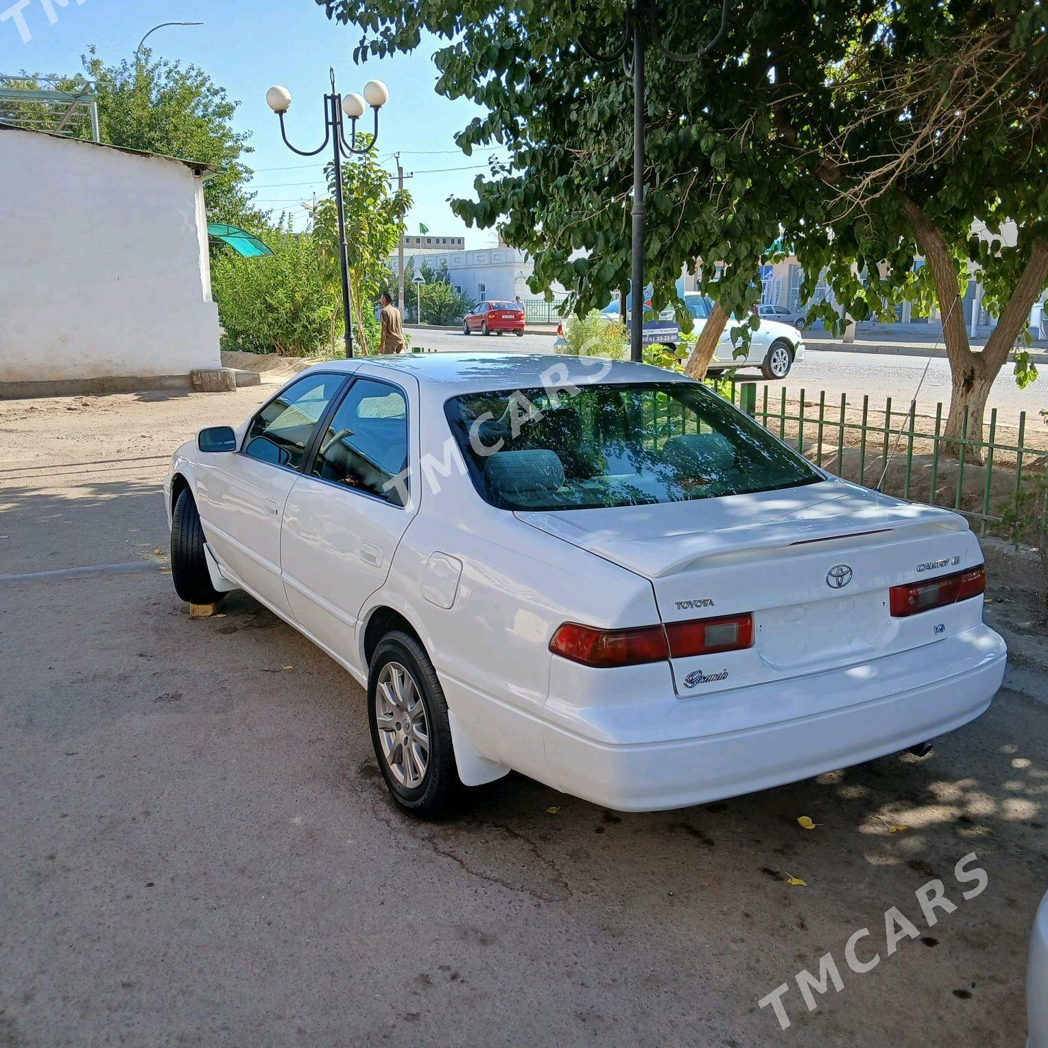 Toyota Camry 1999 - 145 000 TMT - Дашогуз - img 3