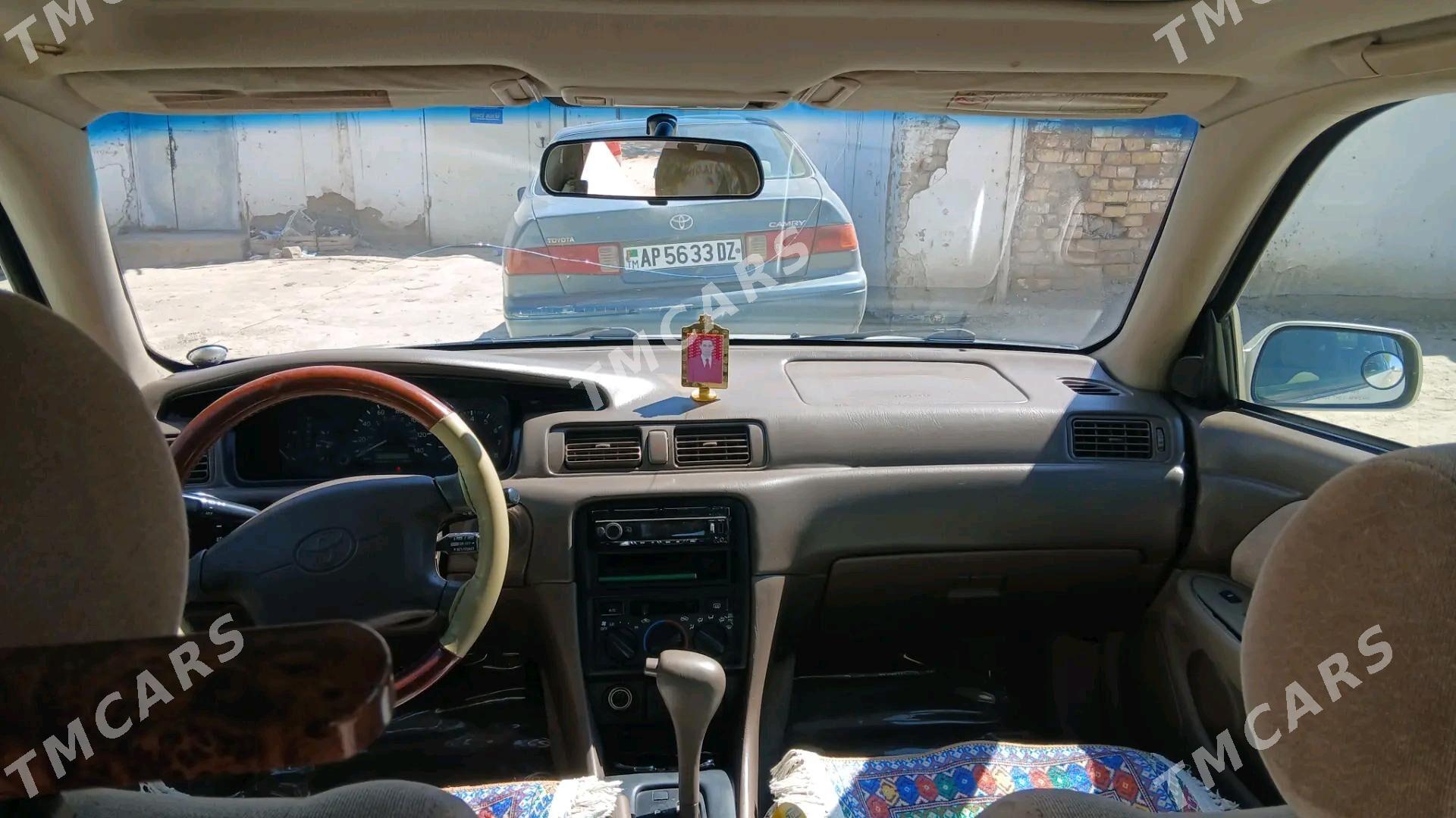 Toyota Camry 1999 - 116 000 TMT - Кёнеургенч - img 4