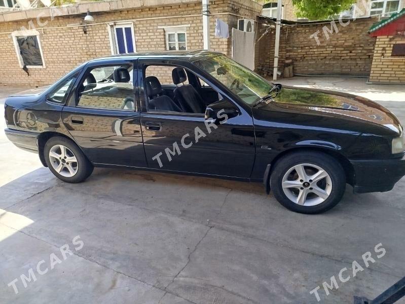 Opel Vectra 1990 - 27 000 TMT - Mary - img 3