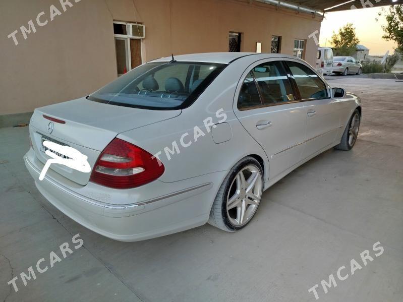 Mercedes-Benz E320 2002 - 140 000 TMT - Bäherden - img 4