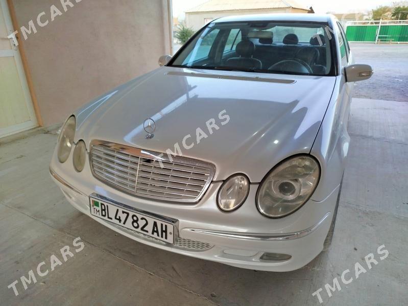 Mercedes-Benz E320 2002 - 140 000 TMT - Bäherden - img 2