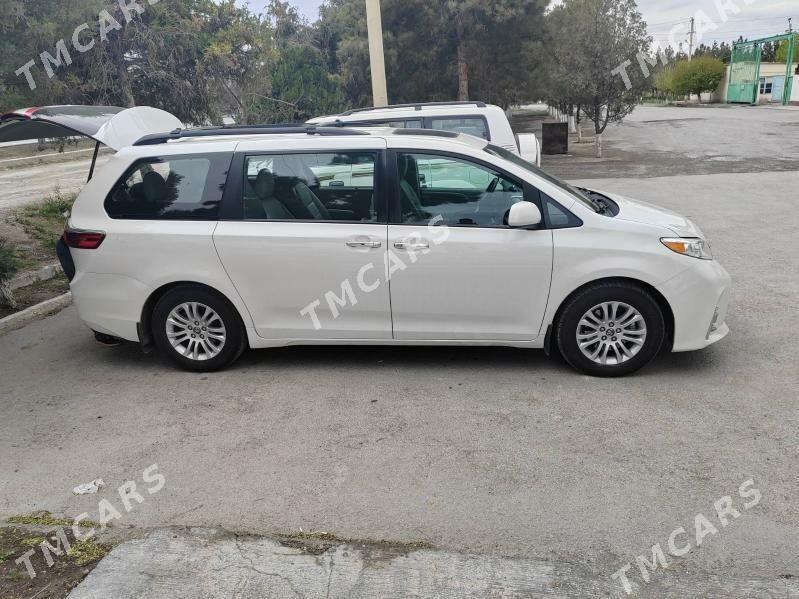 Toyota Sienna 2019 - 450 000 TMT - 4 мкр - img 8