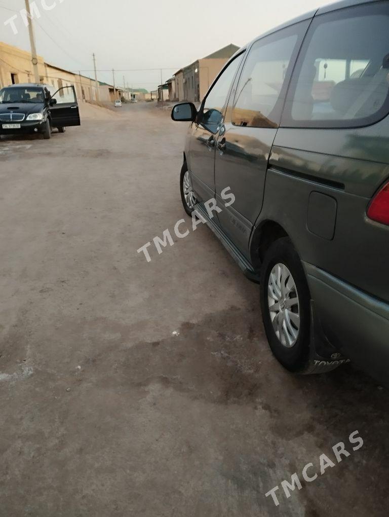 Toyota Sienna 1999 - 125 000 TMT - Шабатский этрап - img 3