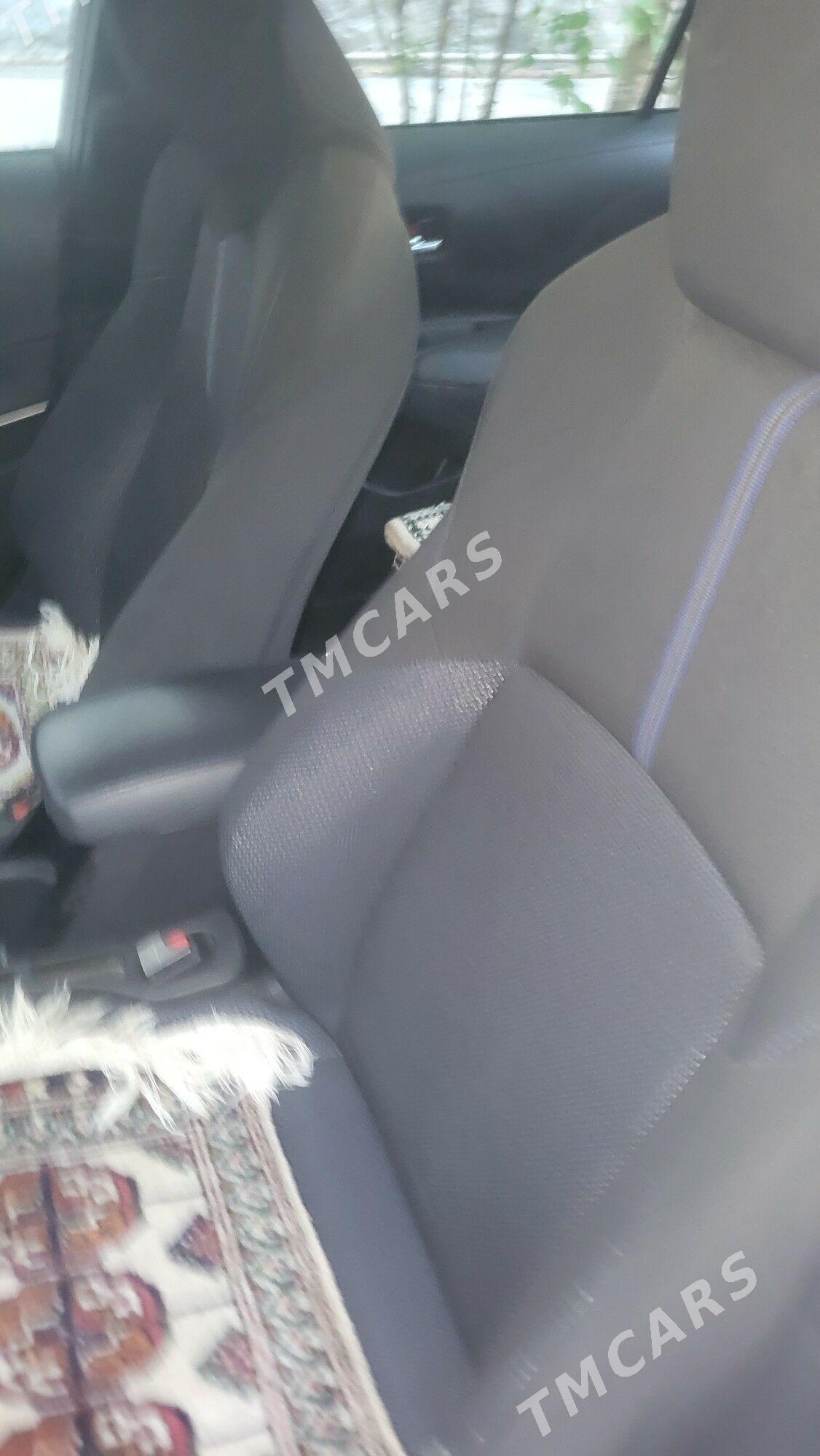 Toyota Corolla 2022 - 245 000 TMT - 1 мкр - img 3