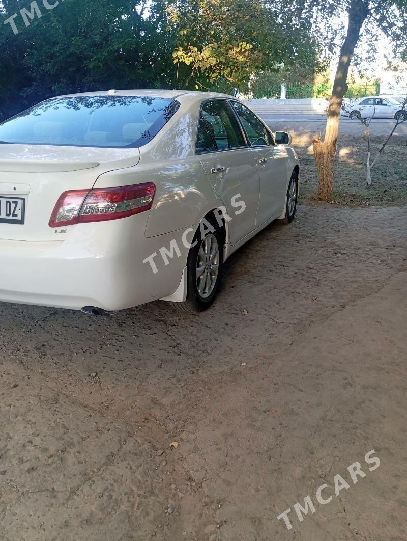 Toyota Camry 2011 - 195 000 TMT - Дашогуз - img 4