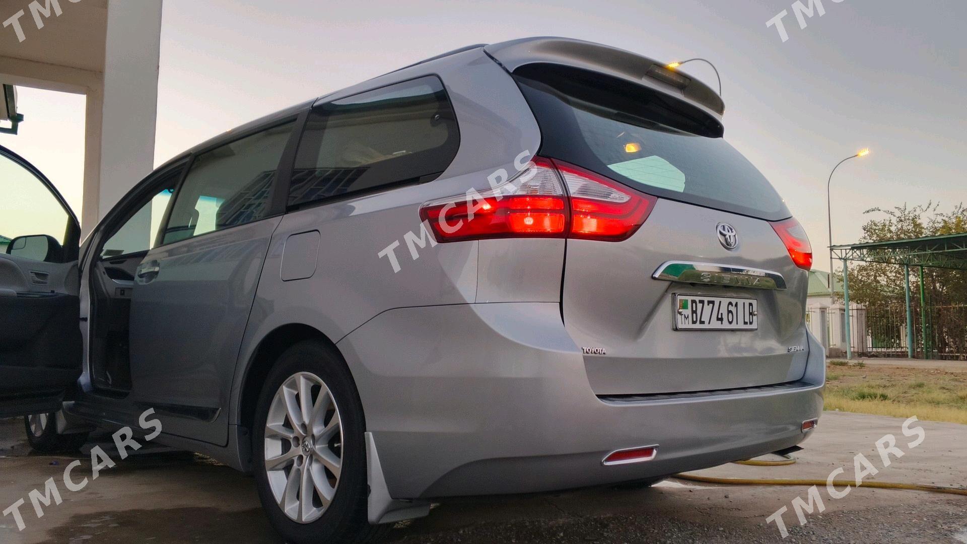 Toyota Sienna 2017 - 360 000 TMT - Garabekewül - img 2
