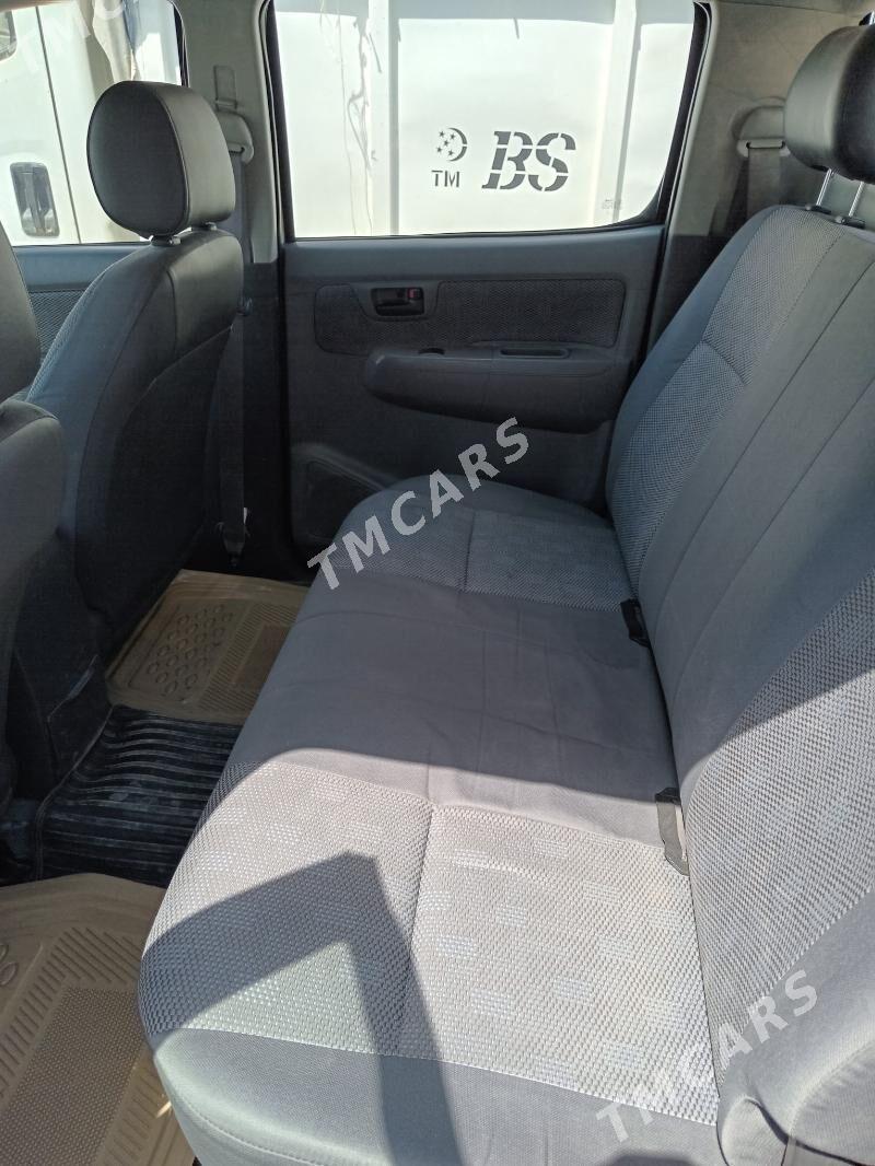 Toyota Hilux 2011 - 290 000 TMT - Койтендаг - img 2
