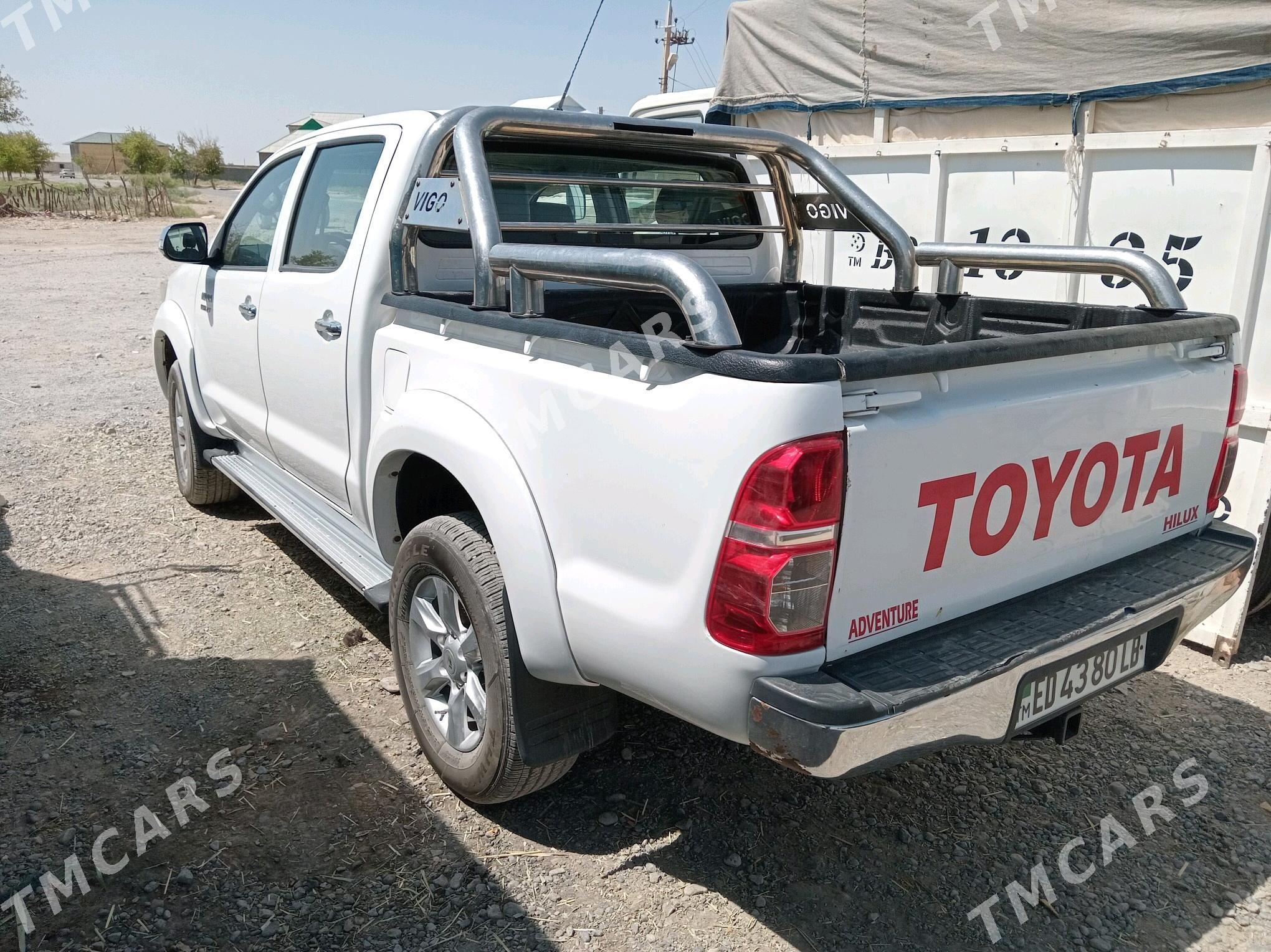 Toyota Hilux 2011 - 290 000 TMT - Койтендаг - img 7