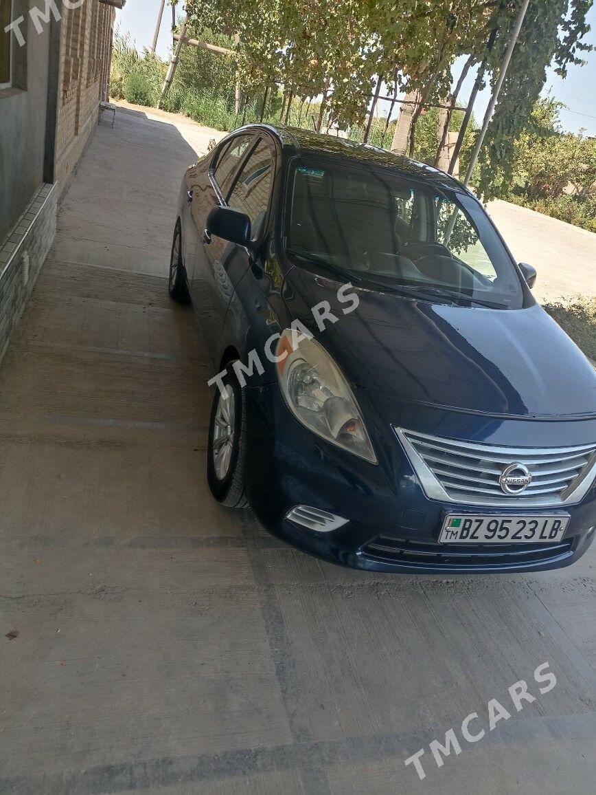 Nissan Versa 2012 - 110 000 TMT - Çärjew - img 6
