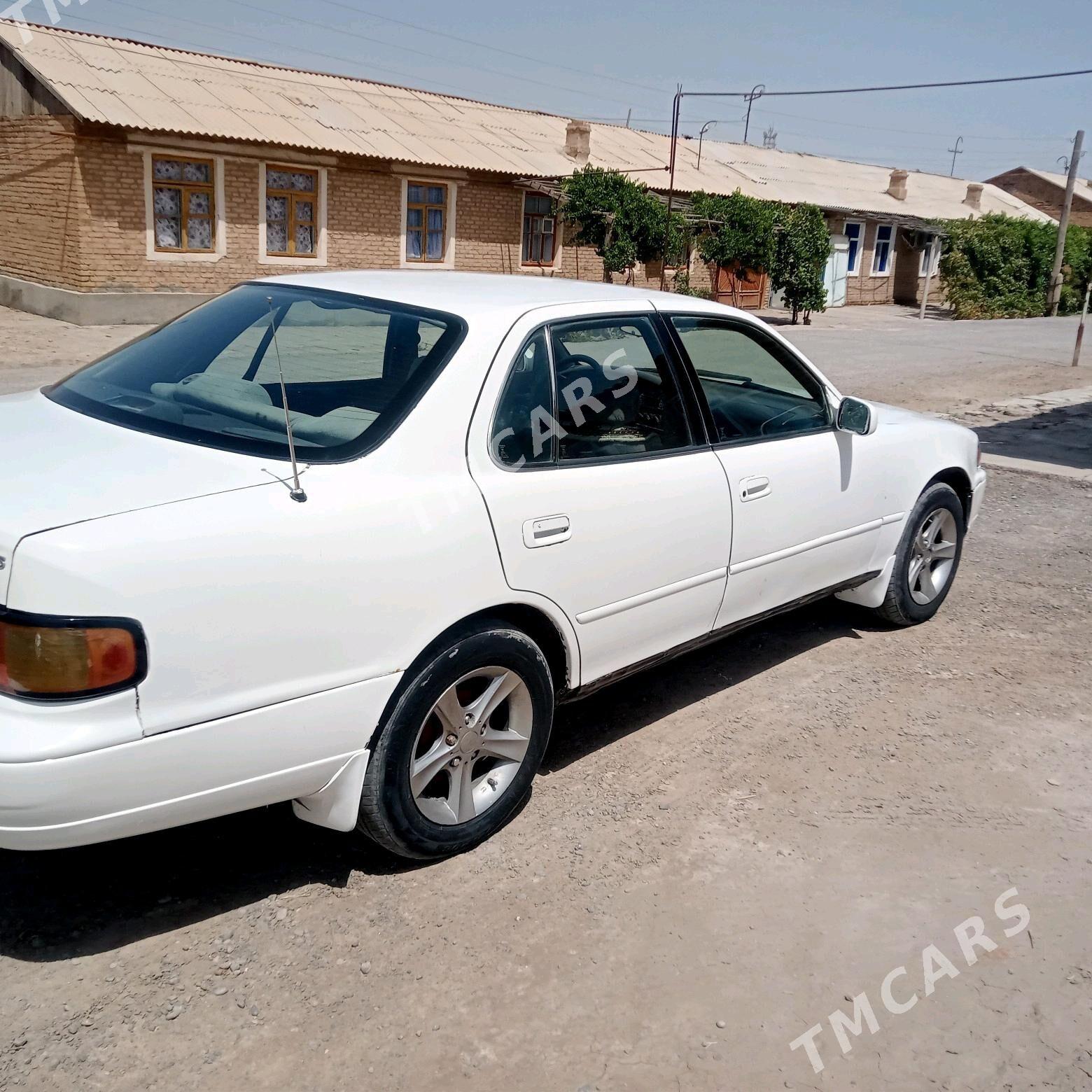 Toyota Camry 1995 - 46 000 TMT - Гарабекевюл - img 3