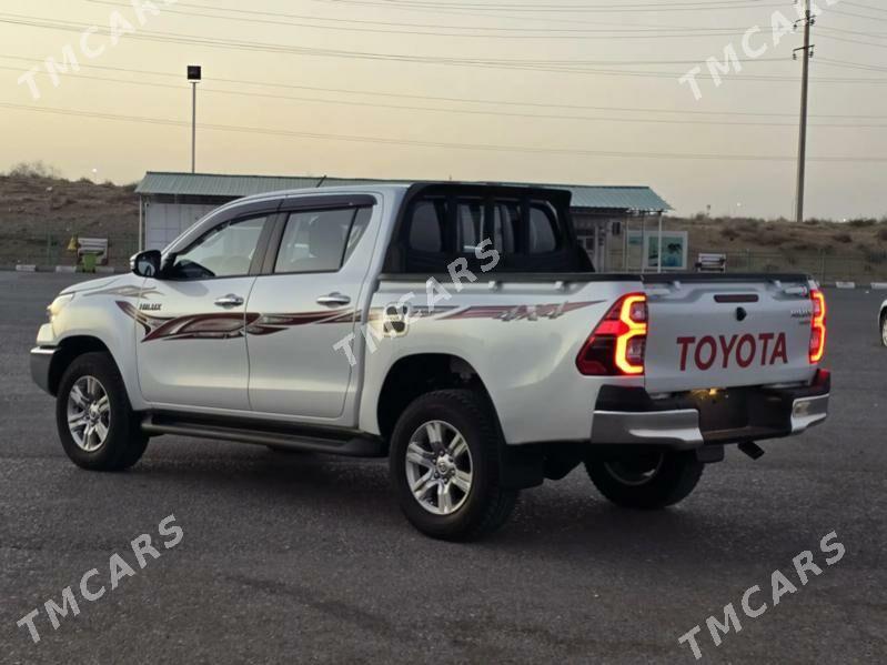 Toyota Hilux 2025 - 666 000 TMT - Балканабат - img 7