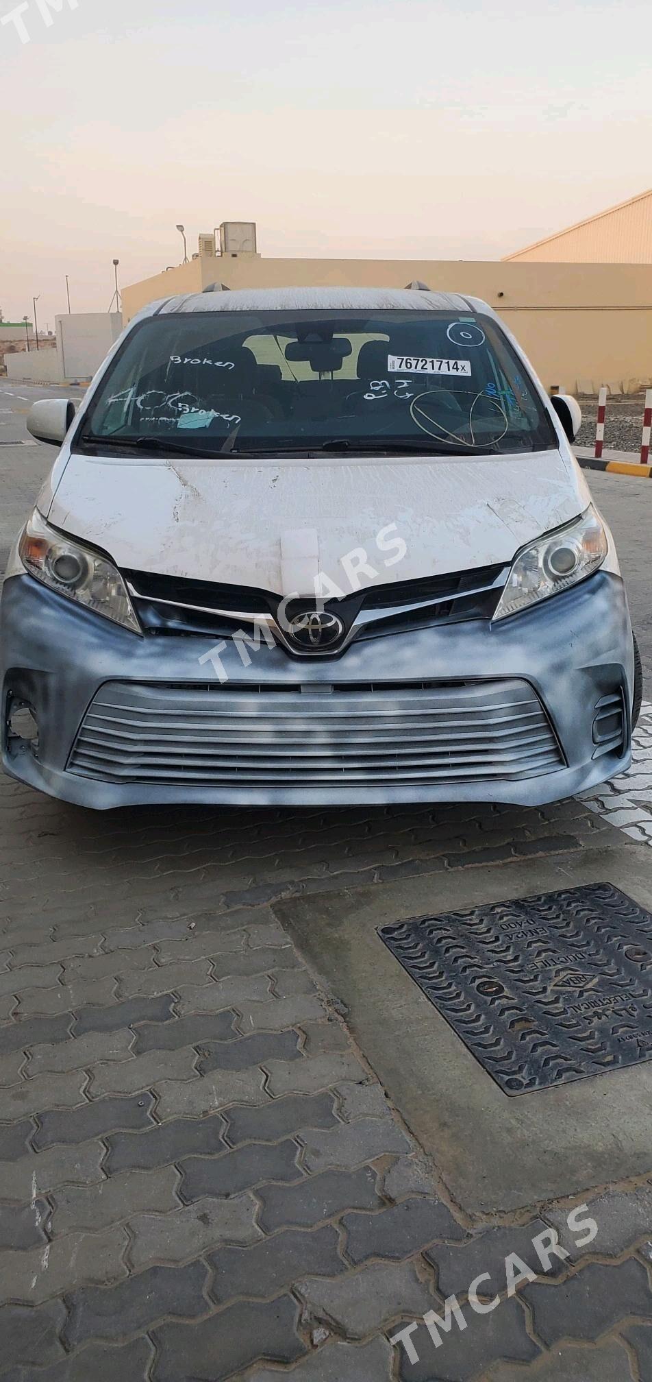 Toyota Sienna 2020 - 420 000 TMT - Кака - img 3