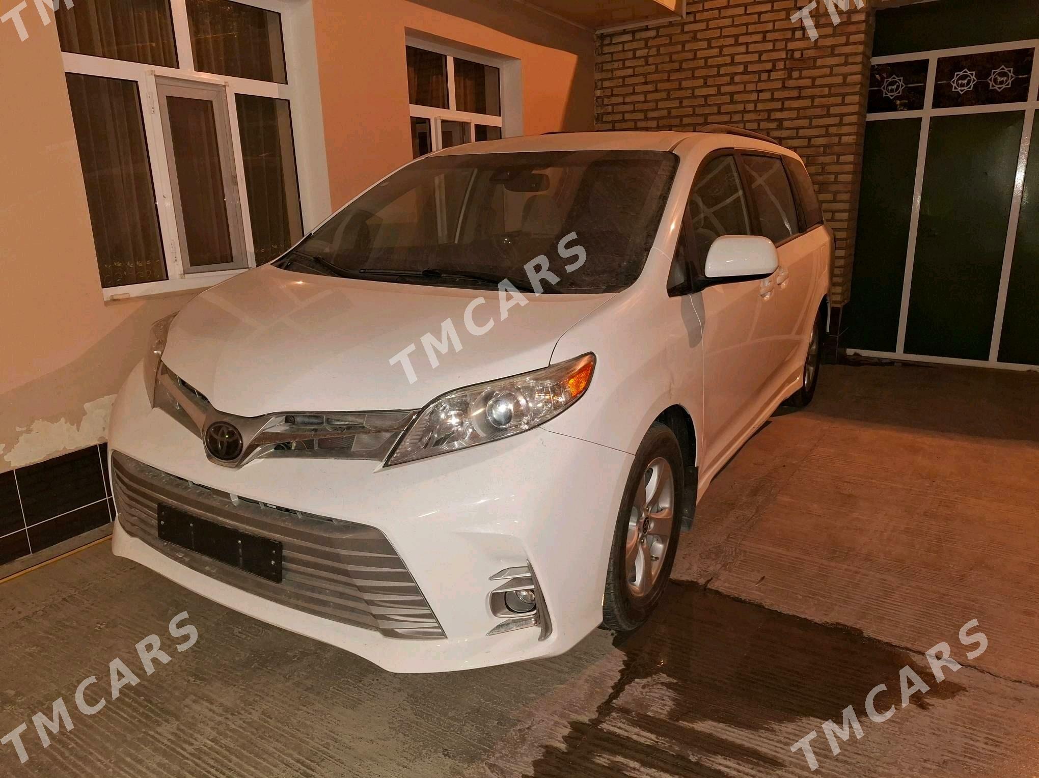 Toyota Sienna 2020 - 420 000 TMT - Кака - img 7