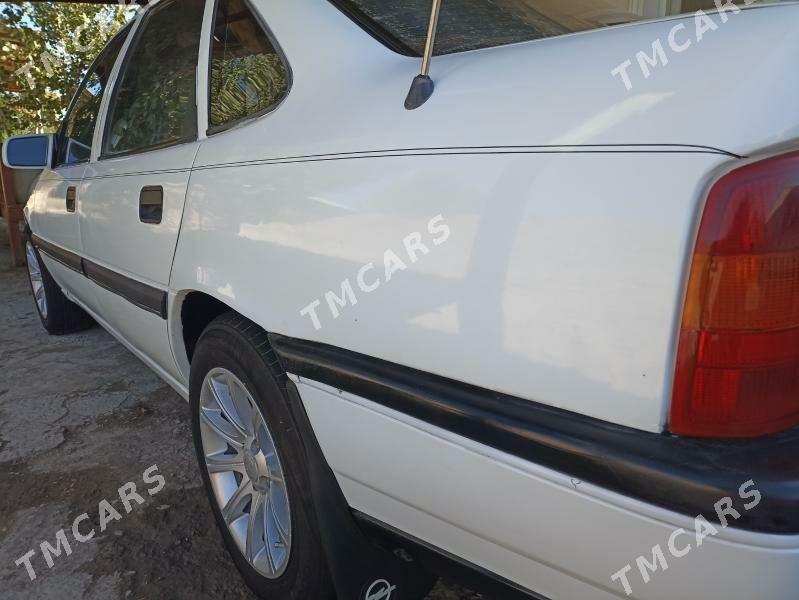 Opel Vectra 1992 - 35 000 TMT - Губадаг - img 2