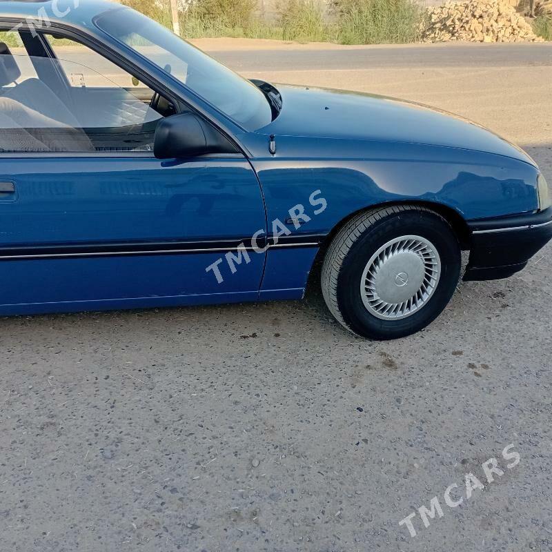 Opel Omega 1989 - 30 000 TMT - Murgap - img 5