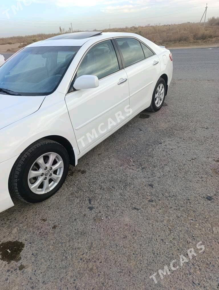 Toyota Camry 2009 - 190 000 TMT - Теджен - img 4