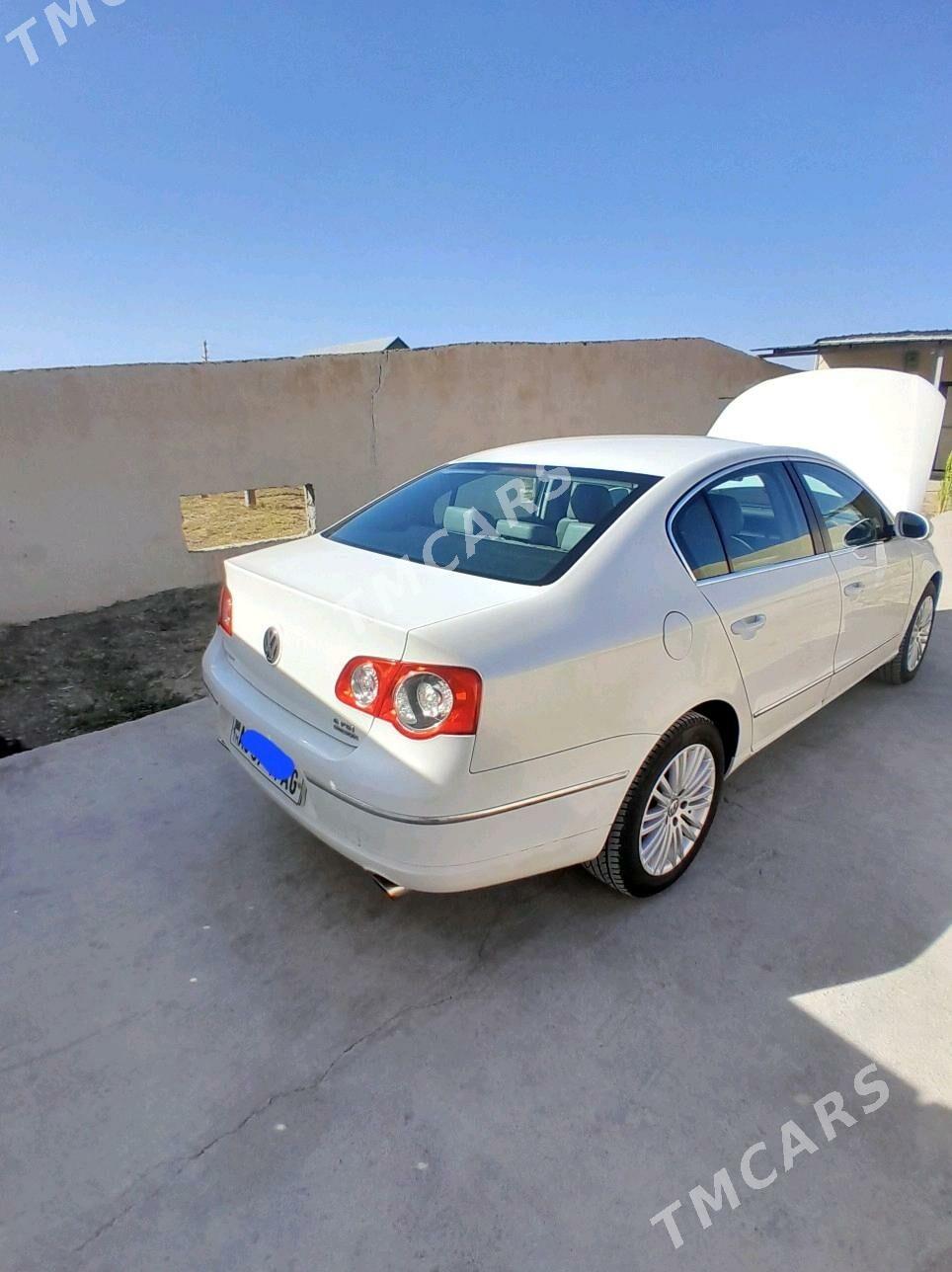 Volkswagen Passat 2006 - 124 000 TMT - Aşgabat - img 2