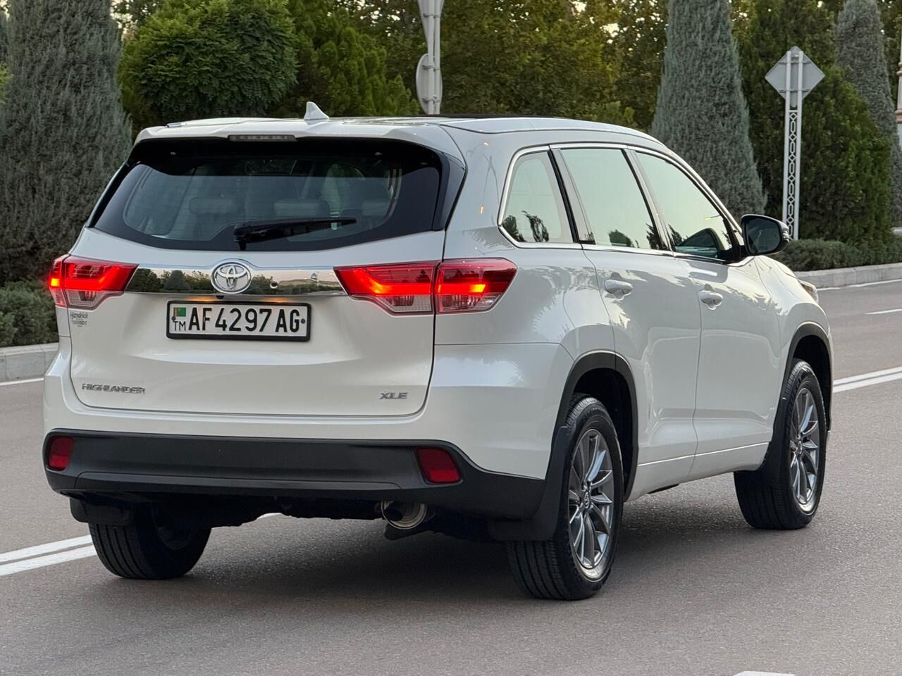 Toyota Highlander 2019 - 508 000 TMT - Ашхабад - img 4