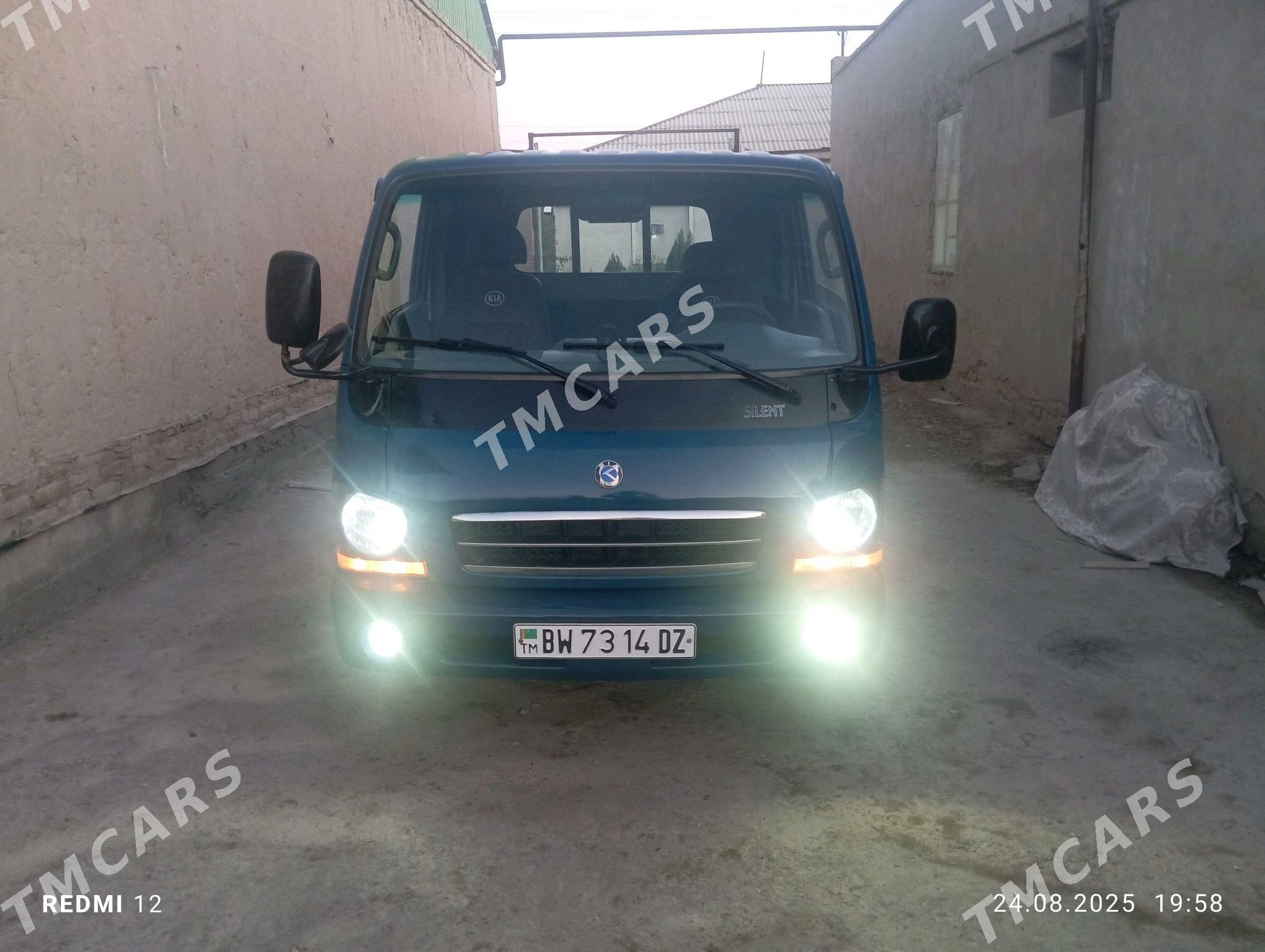 Kia Bongo 2002 - 120 000 TMT - Дашогуз - img 5