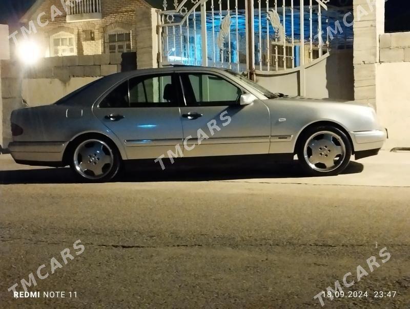Mercedes-Benz E320 1998 - 110 000 TMT - Büzmeýin - img 4