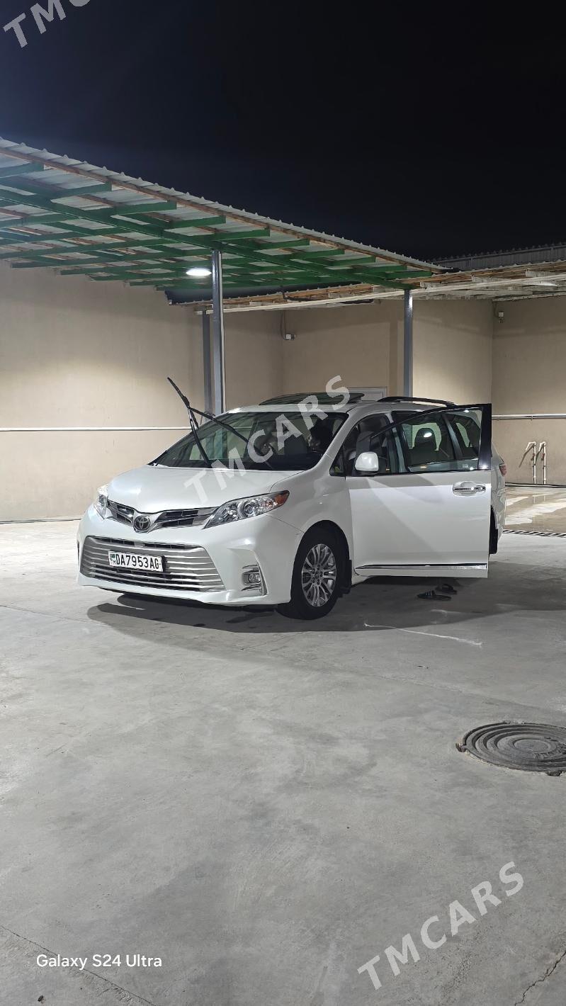 Toyota Sienna 2018 - 495 000 TMT - Garadamak - img 2