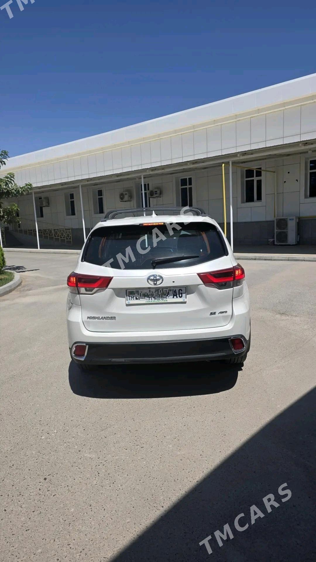 Toyota Highlander 2017 - 450 000 TMT - 5 mkr - img 2
