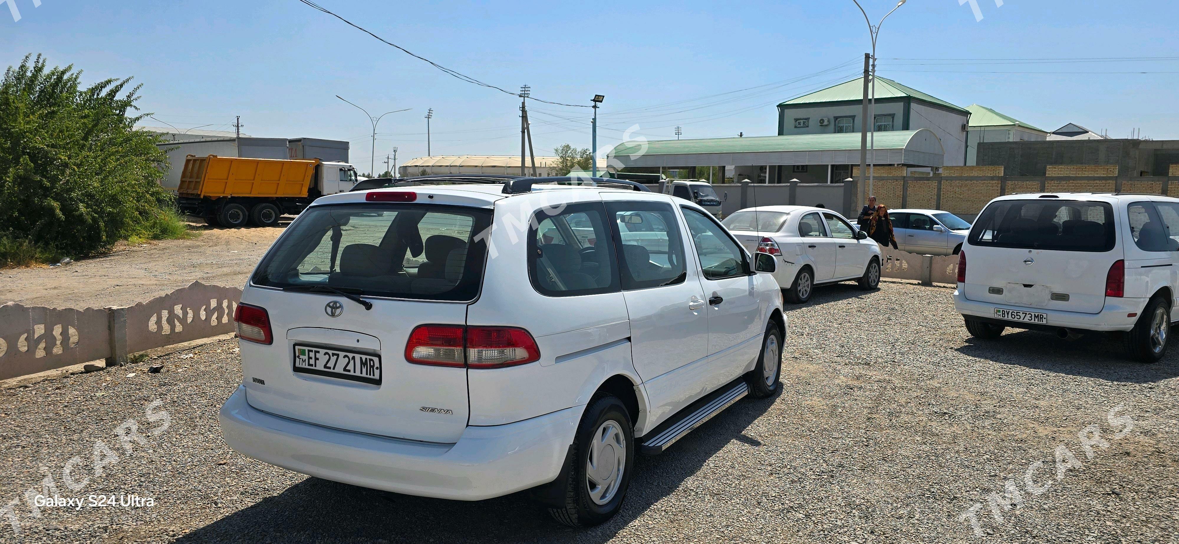 Toyota Sienna 2002 - 150 000 TMT - Мары - img 3