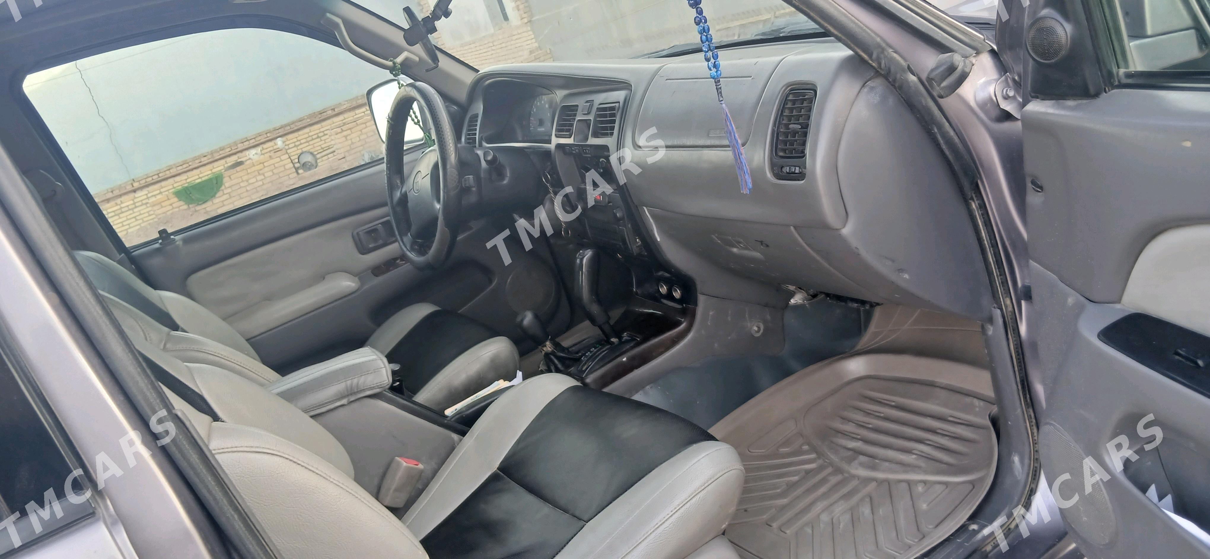 Toyota 4Runner 2002 - 140 000 TMT - Kerki - img 7