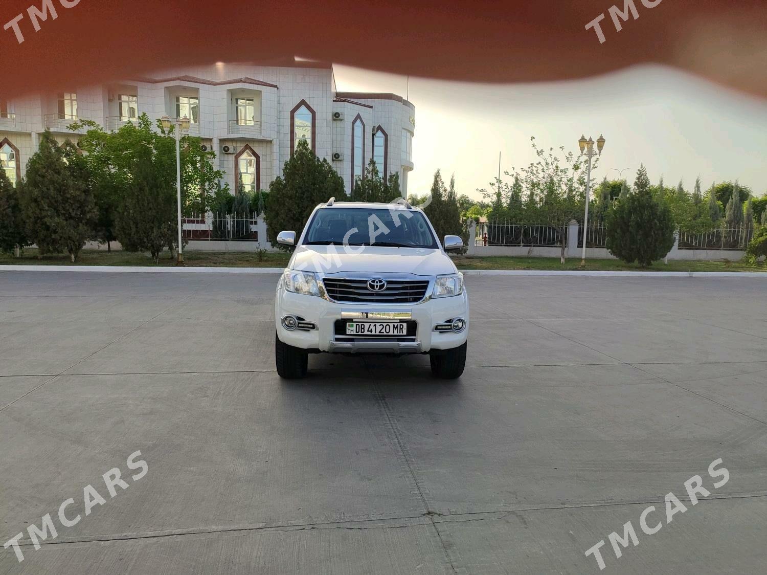 Toyota Hilux 2014 - 440 000 TMT - Мары - img 2