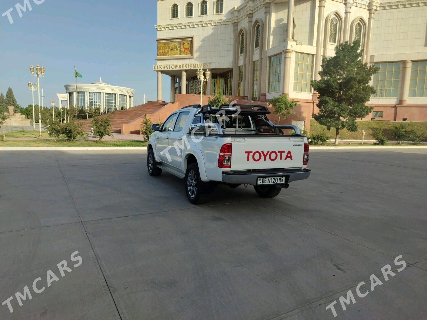 Toyota Hilux 2014 - 440 000 TMT - Мары - img 5