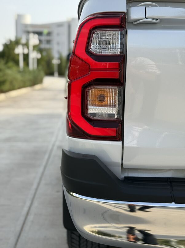 Toyota Hilux 2025 - 666 000 TMT - Балканабат - img 8