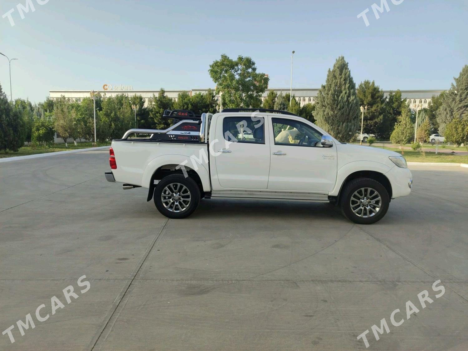 Toyota Hilux 2014 - 440 000 TMT - Мары - img 8