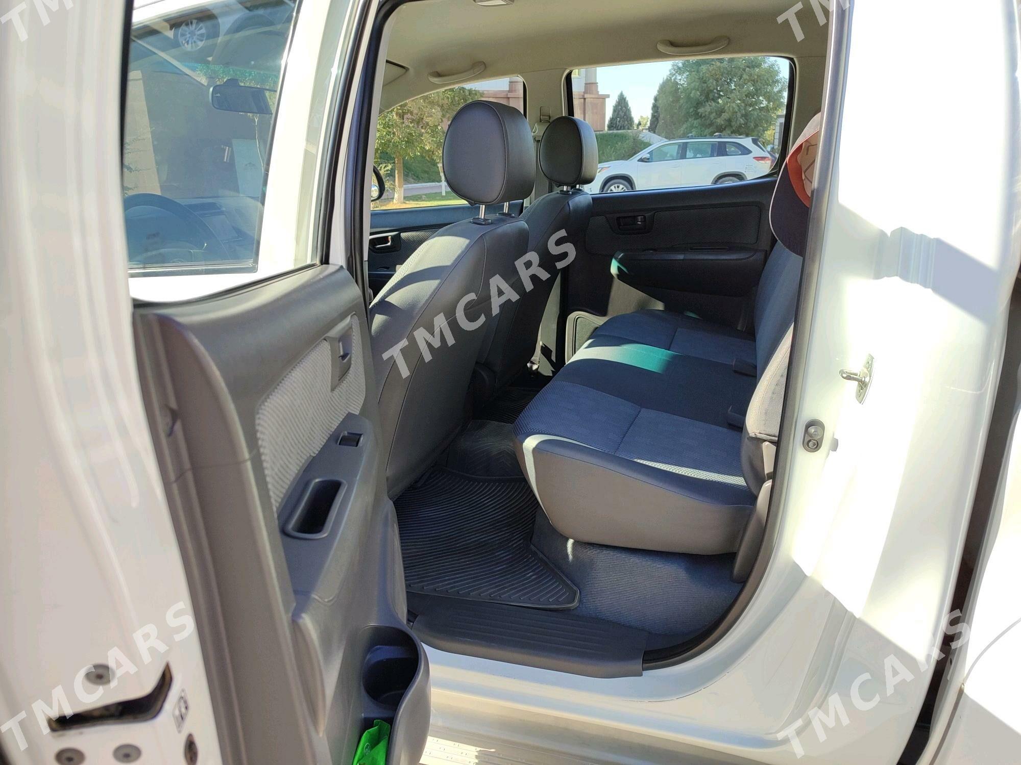 Toyota Hilux 2014 - 440 000 TMT - Мары - img 9