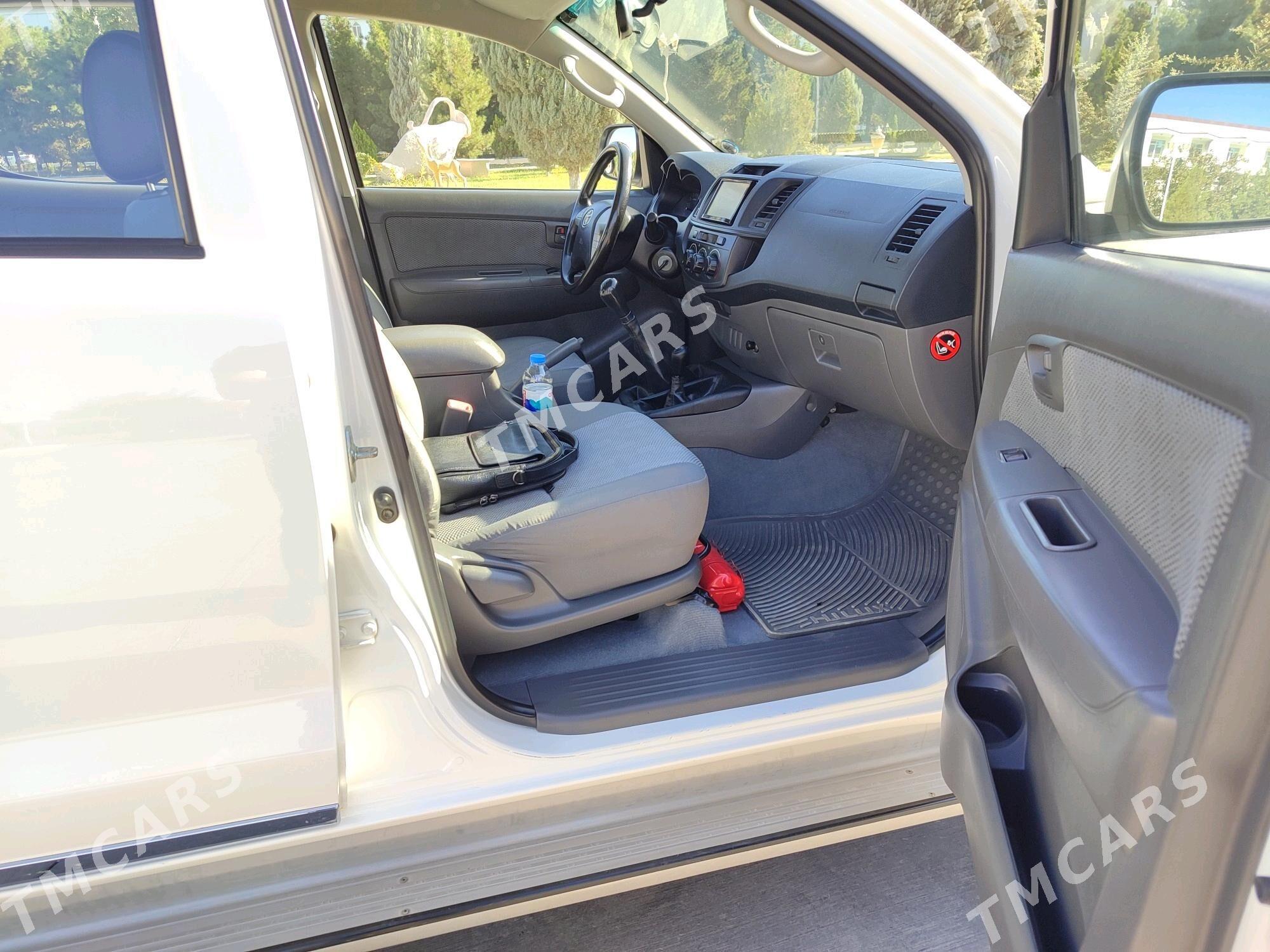 Toyota Hilux 2014 - 440 000 TMT - Мары - img 10