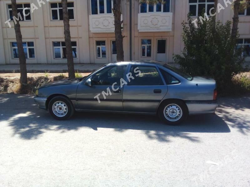 Opel Vectra 1994 - 22 000 TMT - Саят - img 3