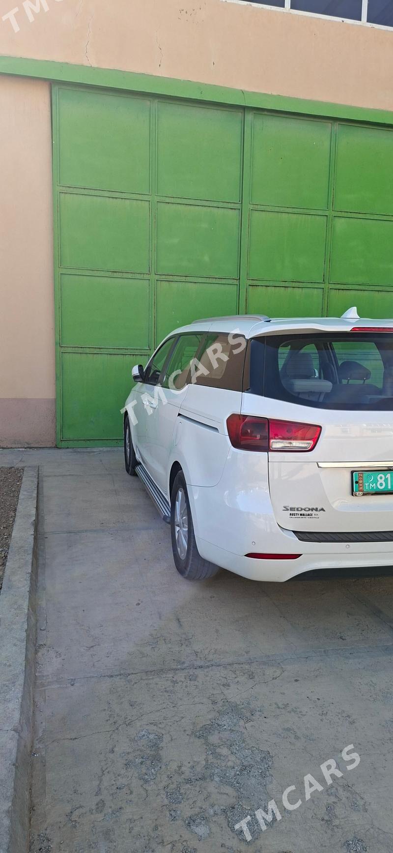 Kia Sedona 2015 - 330 000 TMT - Ашхабад - img 5