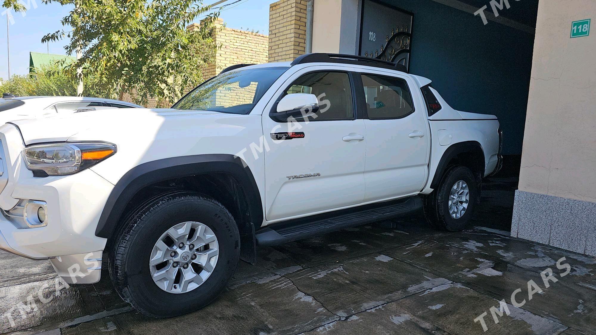 Toyota Tacoma 2022 - 360 000 TMT - Туркменабат - img 4