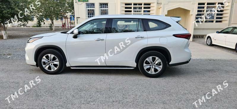 Toyota Highlander 2022 - 600 000 TMT - Aşgabat - img 6