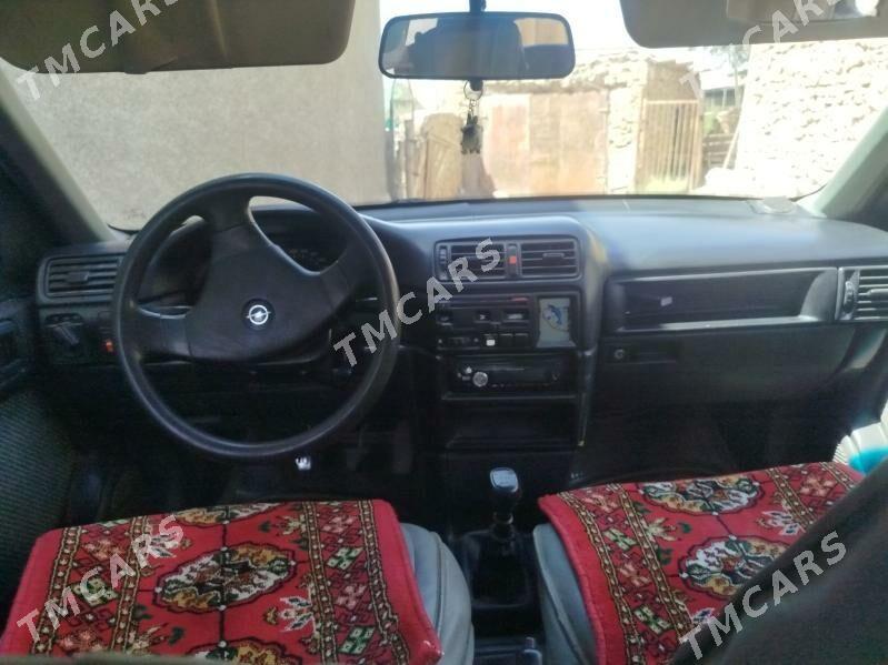 Opel Vectra 1990 - 26 000 TMT - Магданлы - img 6